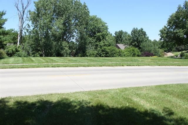 605 N Leonard Rd, St Joseph, MO 64506