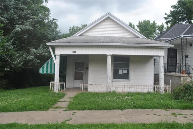 811 Pendleton St, St Joseph, MO 64501