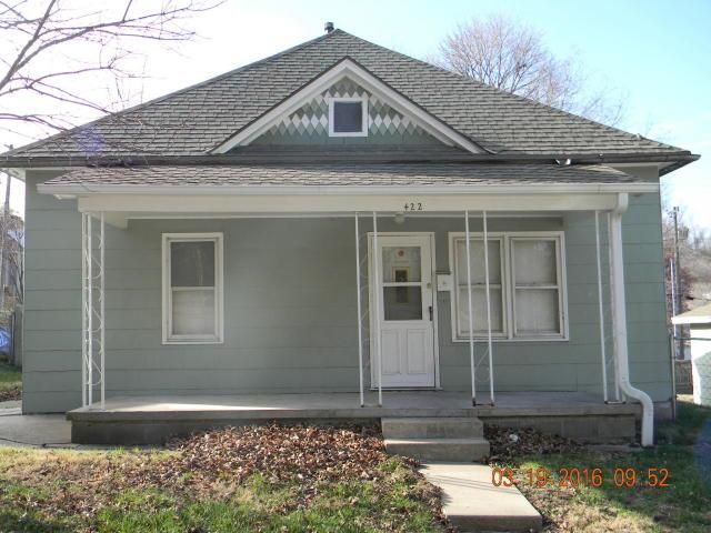 422 E Kansas Ave, St Joseph, MO 64504