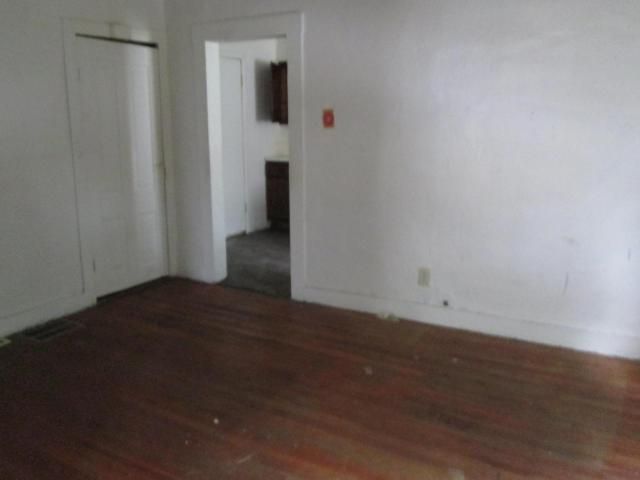 1208 N 11th, St Joseph, MO 64501