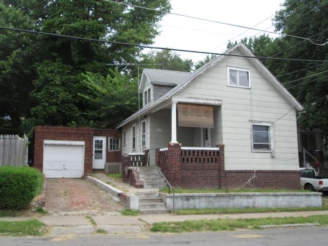 1208 N 11th, St Joseph, MO 64501