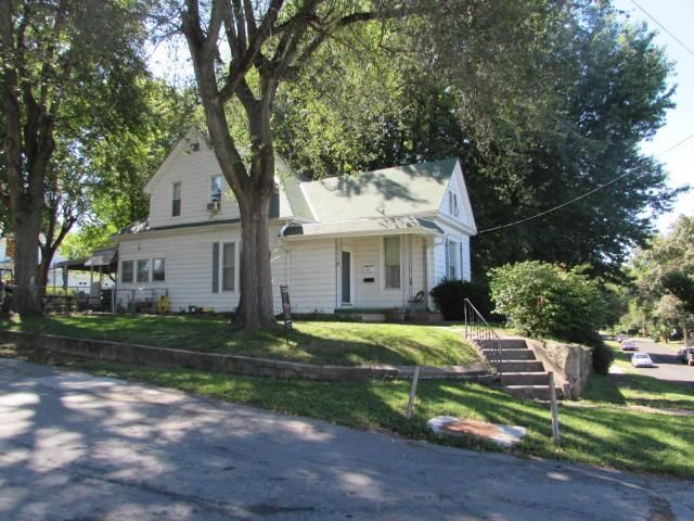 2718 Doniphan Ave, St Joseph, MO 64507