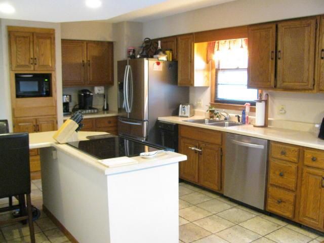 3503 N 35th Pl, St Joseph, MO 64506