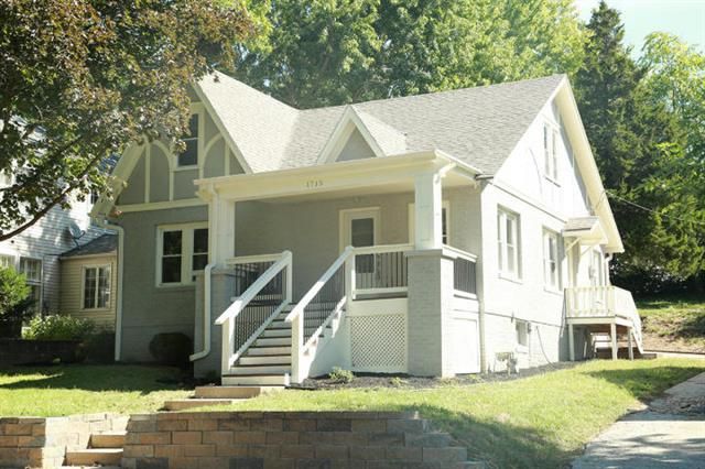 1715 Crescent Dr, St Joseph, MO 64506