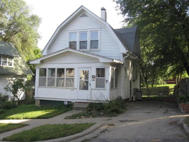 108 W Market St, St Joseph, MO 64505