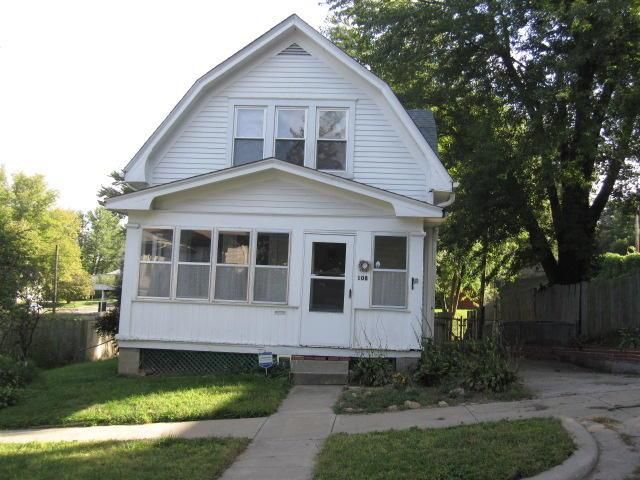 108 W Market St, St Joseph, MO 64505