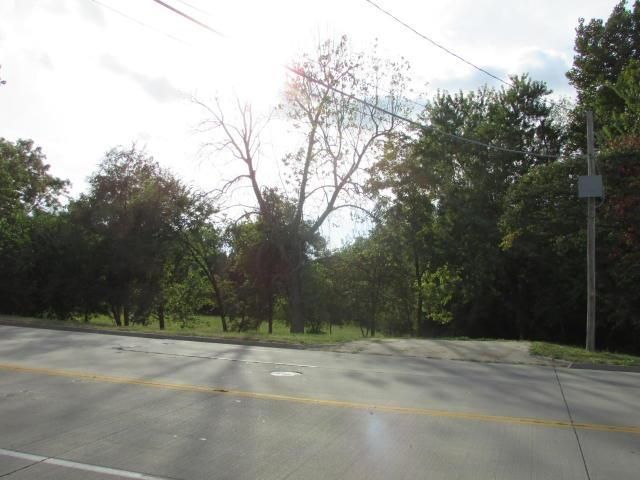 708 S 36th St, St Joseph, MO 64507