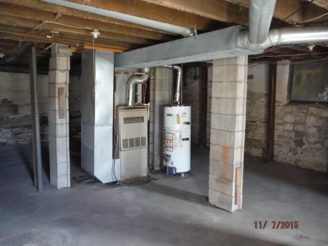 706 W Chestnut St, Savannah, MO 64485