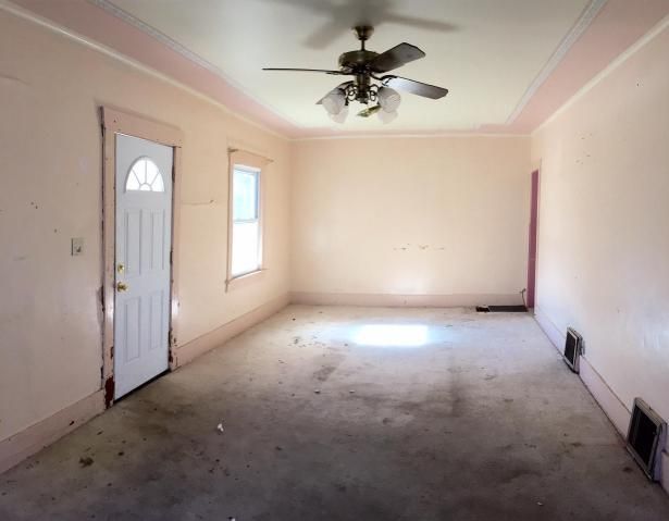 3021 Jules St, St Joseph, MO 64501