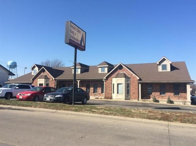 1604 Cross St, St Joseph, MO 64506