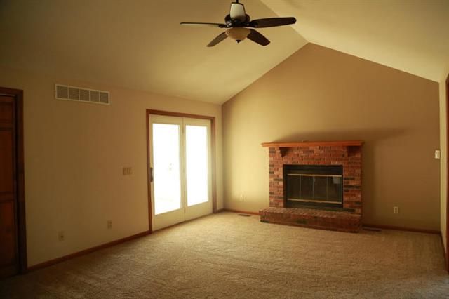 3910 N 37 St, St Joseph, MO 64506