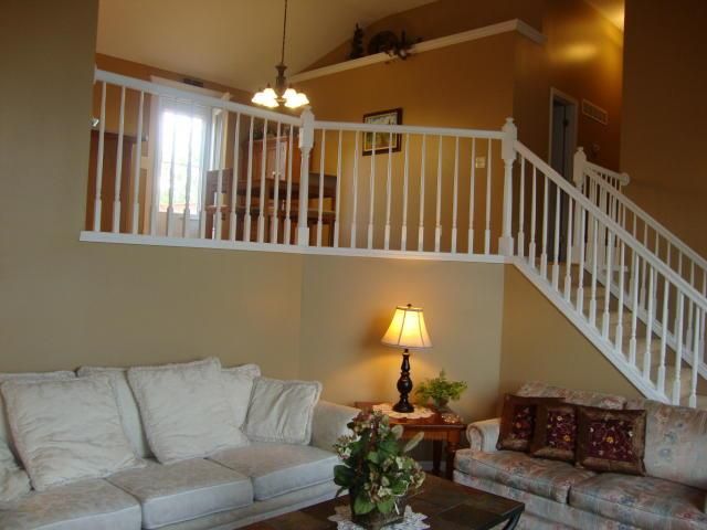4210 Bennington Dr, St Joseph, MO 64506