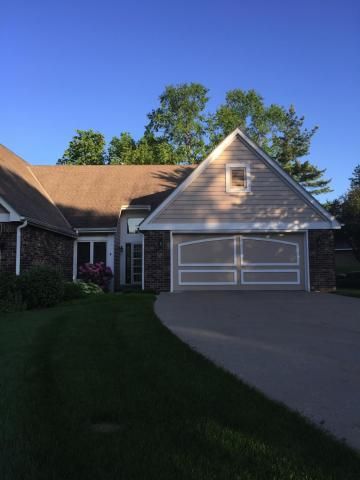 501 Raintree Dr, St Joseph, MO 64506