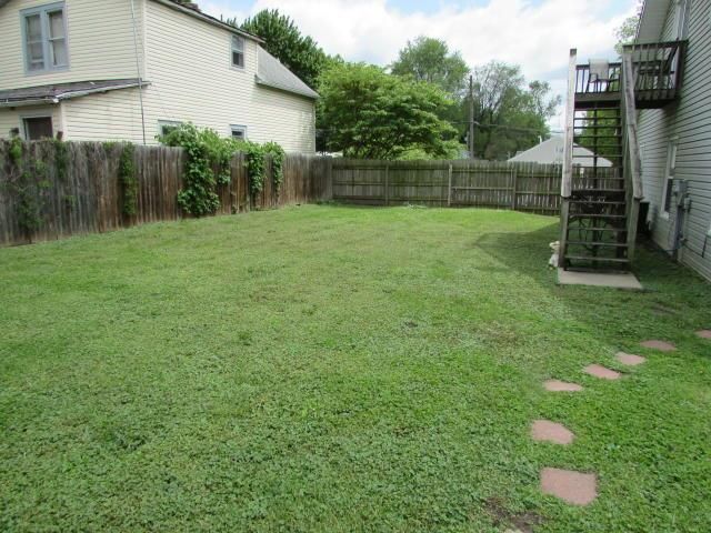 2203 Jackson St, St Joseph, MO 64507