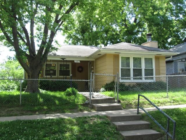 1122 S 19th St, St Joseph, MO 64507