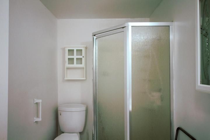 6927 Ollmeda St, St Joseph, MO 64504