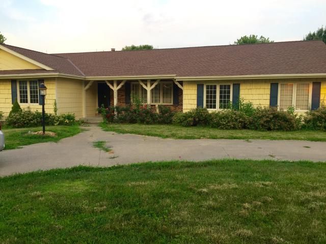 1325 Chick Ave, Maryville, MO 64468