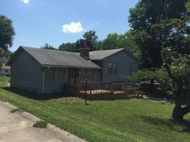3324 Olive St, St Joseph, MO 64507