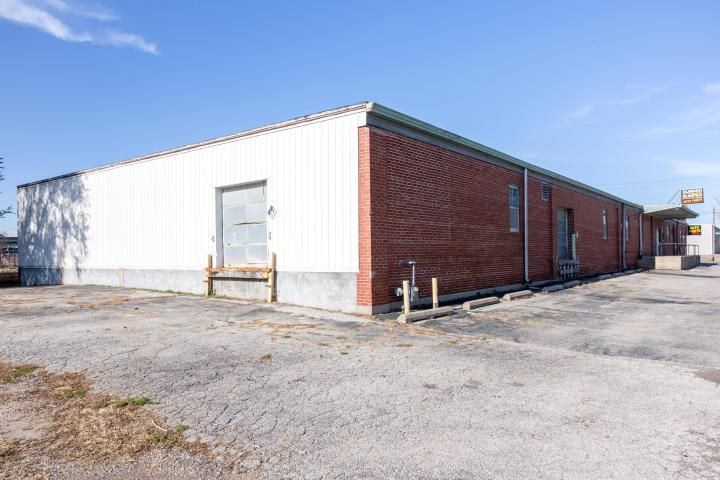 1602 S 8th St, St Joseph, MO 64501