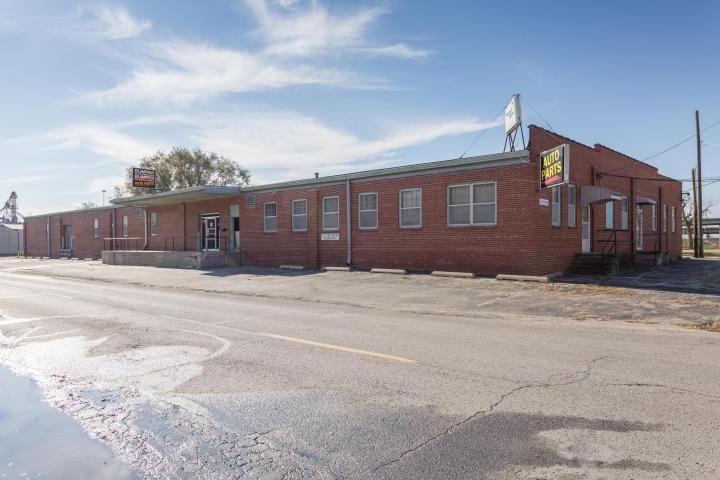 1602 S 8th St, St Joseph, MO 64501