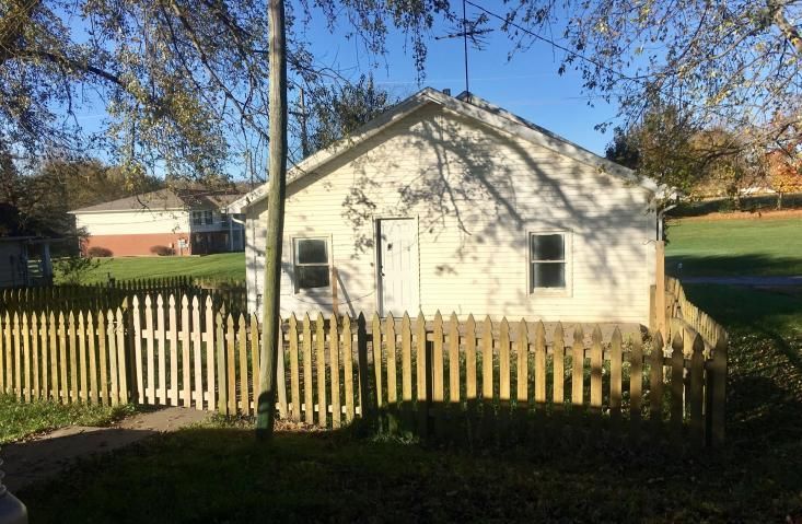 421 S Elm St, Cameron, MO 64429
