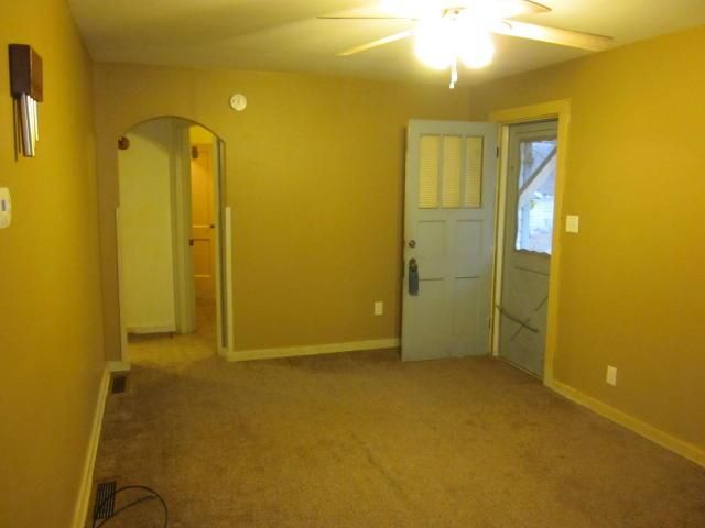 2214 Oscar St, St Joseph, MO 64505