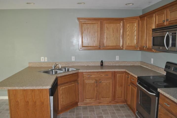 1100 E Pearl Ct, Savannah, MO 64485