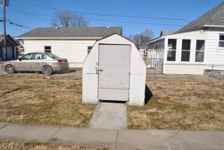 6422 Carnegie St, St Joseph, MO 64504