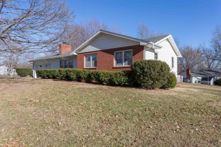 601 S 13th Ter, Savannah, MO 64485