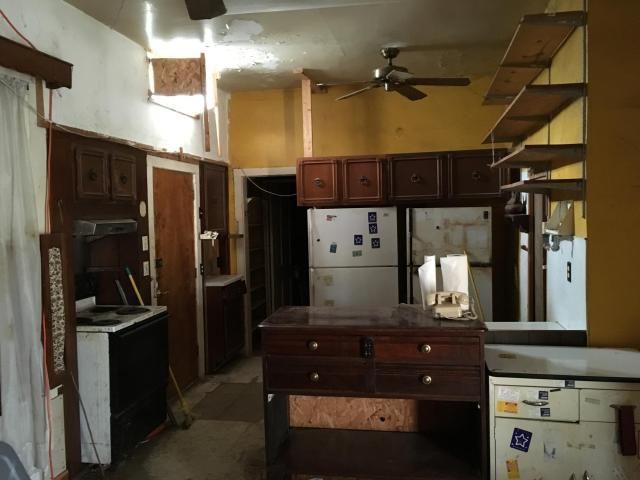 1812 Howard St, St Joseph, MO 64501