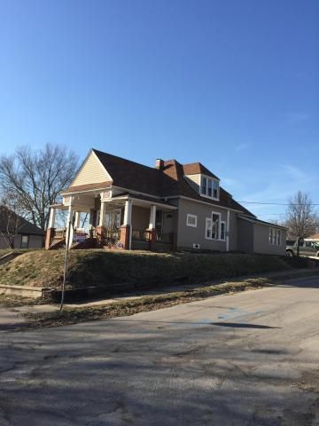 429 E Missouri Ave, St Joseph, MO 64504