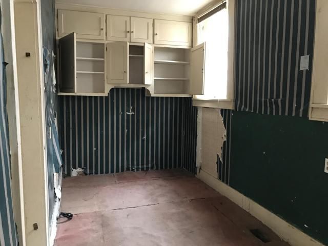 902 N 9th St, St Joseph, MO 64501
