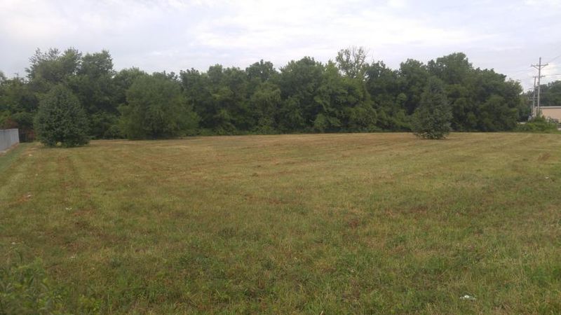 4002 S 49th St, St Joseph, MO 64507