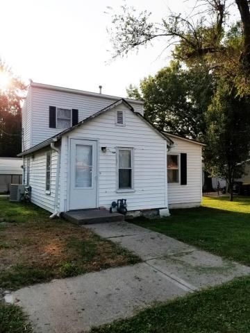303 N 10th St, Savannah, MO 64485
