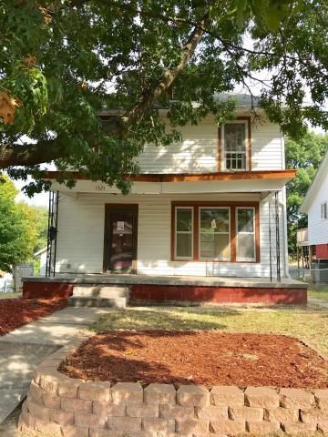 1321 S 25th St, St Joseph, MO 64507