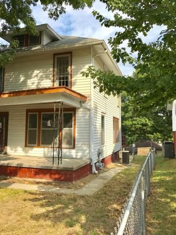 1321 S 25th St, St Joseph, MO 64507