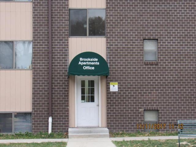 1602 Brookside Dr, St Joseph, MO 64506