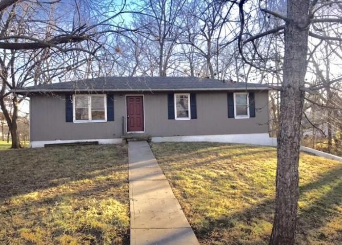 602 W Maple St, Savannah, MO 64485