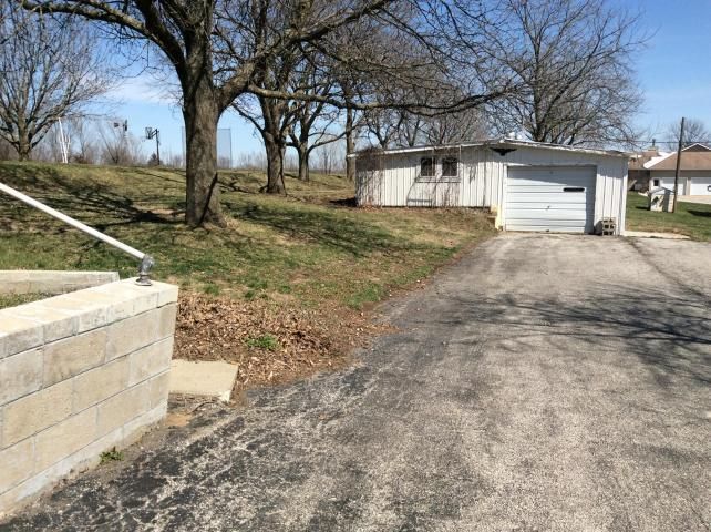 17527 Highway 71 North Hw, St Joseph, MO 64505