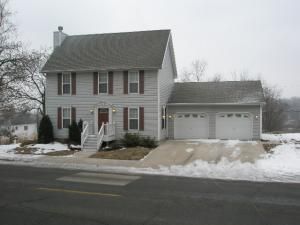 918 N 6th St, St Joseph, MO 64501