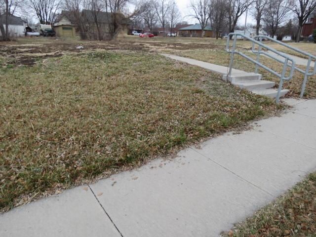 110 W 4th St, Stanberry, MO 64489