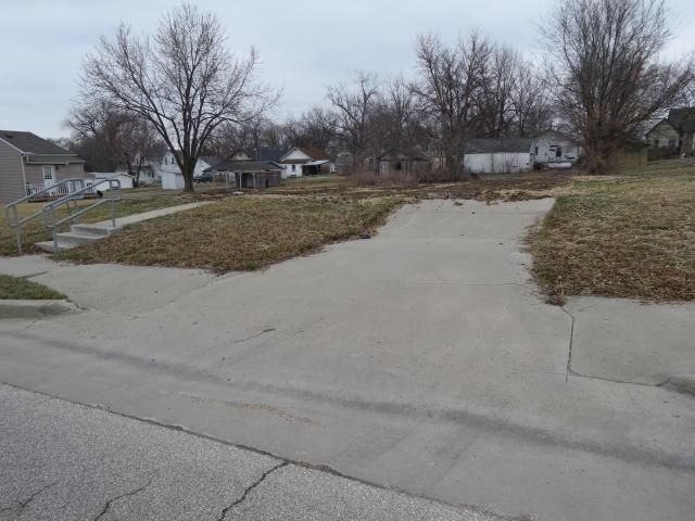 110 W 4th St, Stanberry, MO 64489