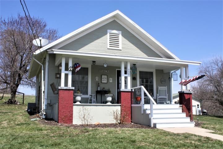 1901 Glendale Ave, St Joseph, MO 64505