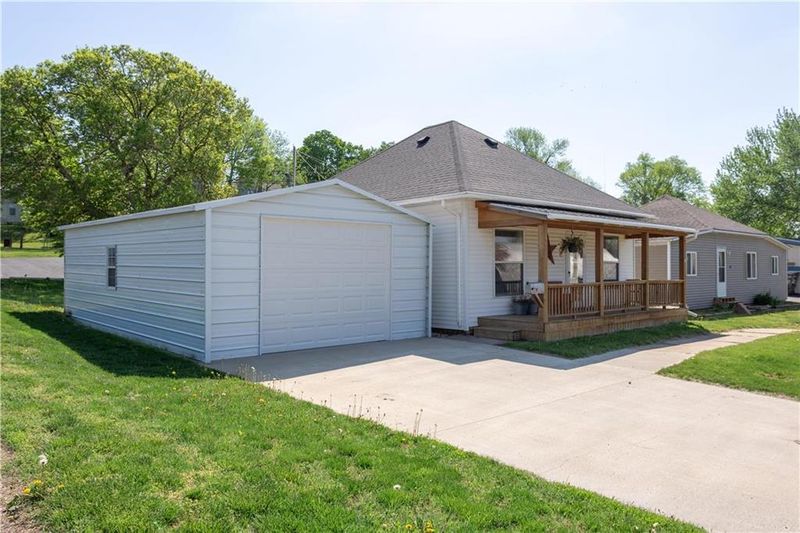 708 Savannah St, Mound City, MO 64470