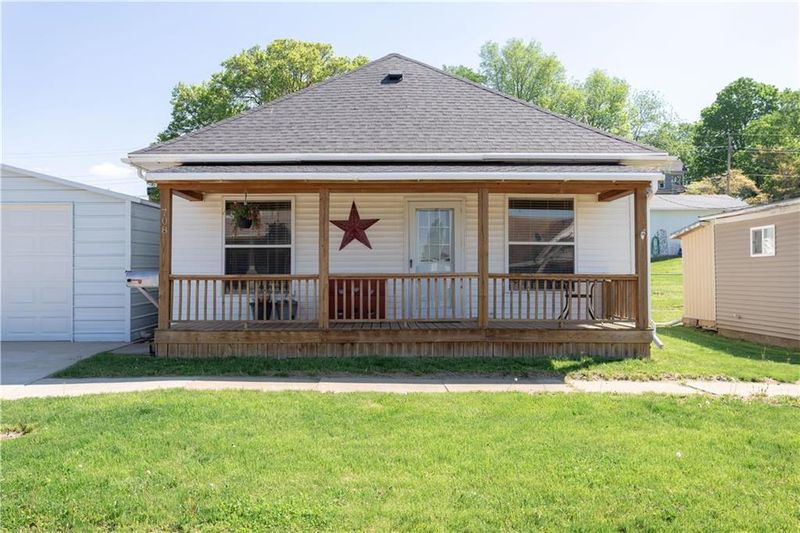 708 Savannah St, Mound City, MO 64470
