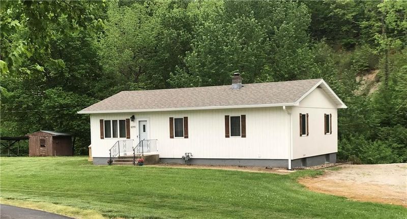 6991 Ottawa Rd, Atchison, KS 66002