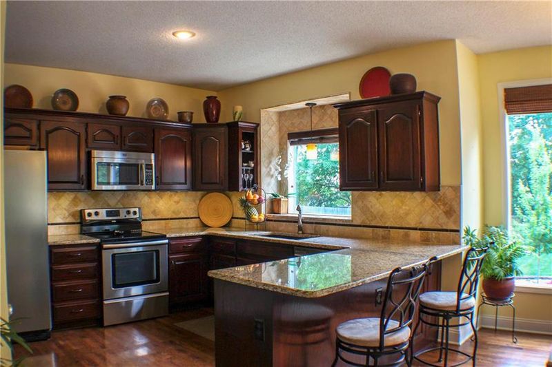 6515 W 150th St, Overland Park, KS 66223