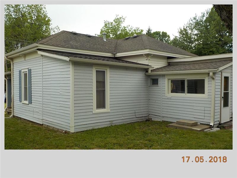 309 W South St, Warrensburg, MO 64093
