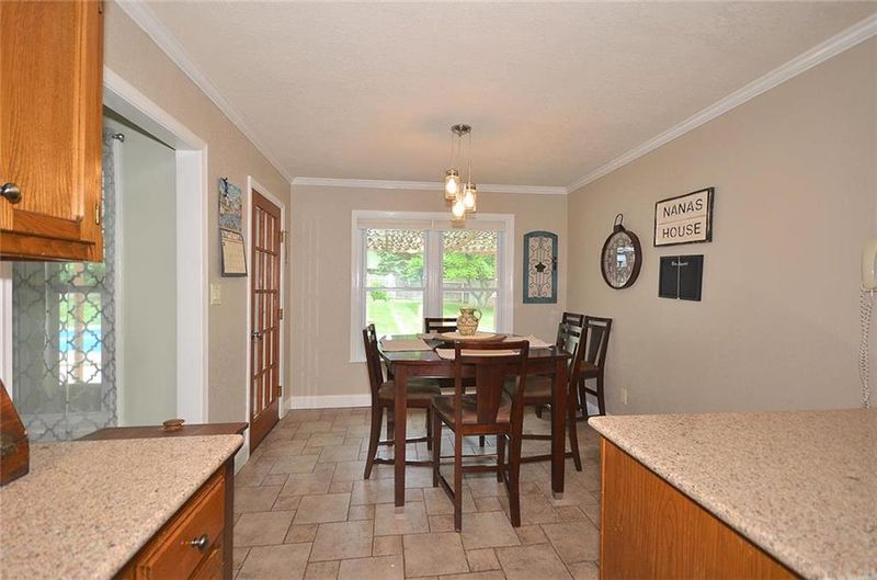 3900 NW 73rd St, Kansas City, MO 64151