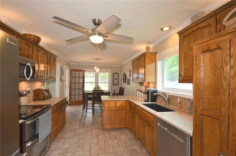 3900 NW 73rd St, Kansas City, MO 64151
